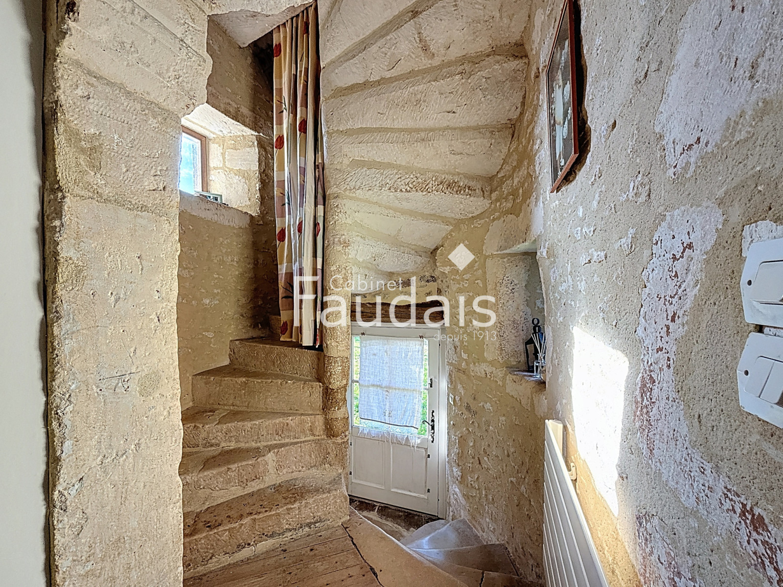 
                                                Vente
                                                 FALAISE - ancien moulin - 175m2 entièrement rénové