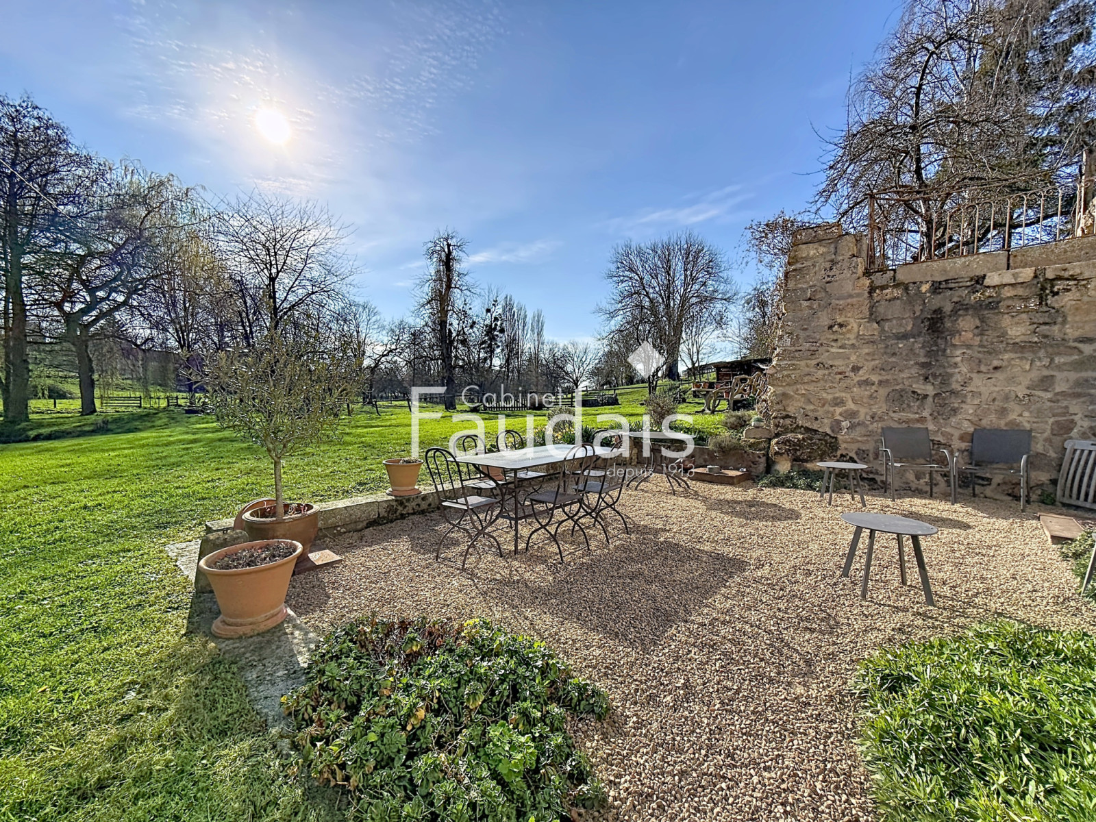 
                                                Vente
                                                 FALAISE - ancien moulin - 175m2 entièrement rénové