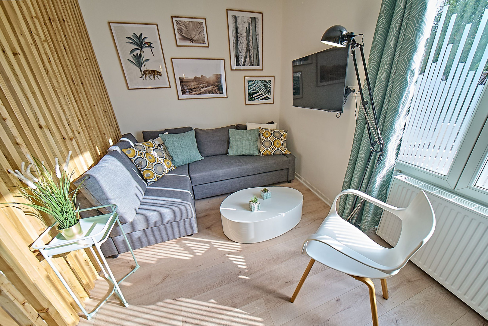 
                                                Location
                                                 Fantastic apartement terrace Gratte Ciel (loyer tout inclus)