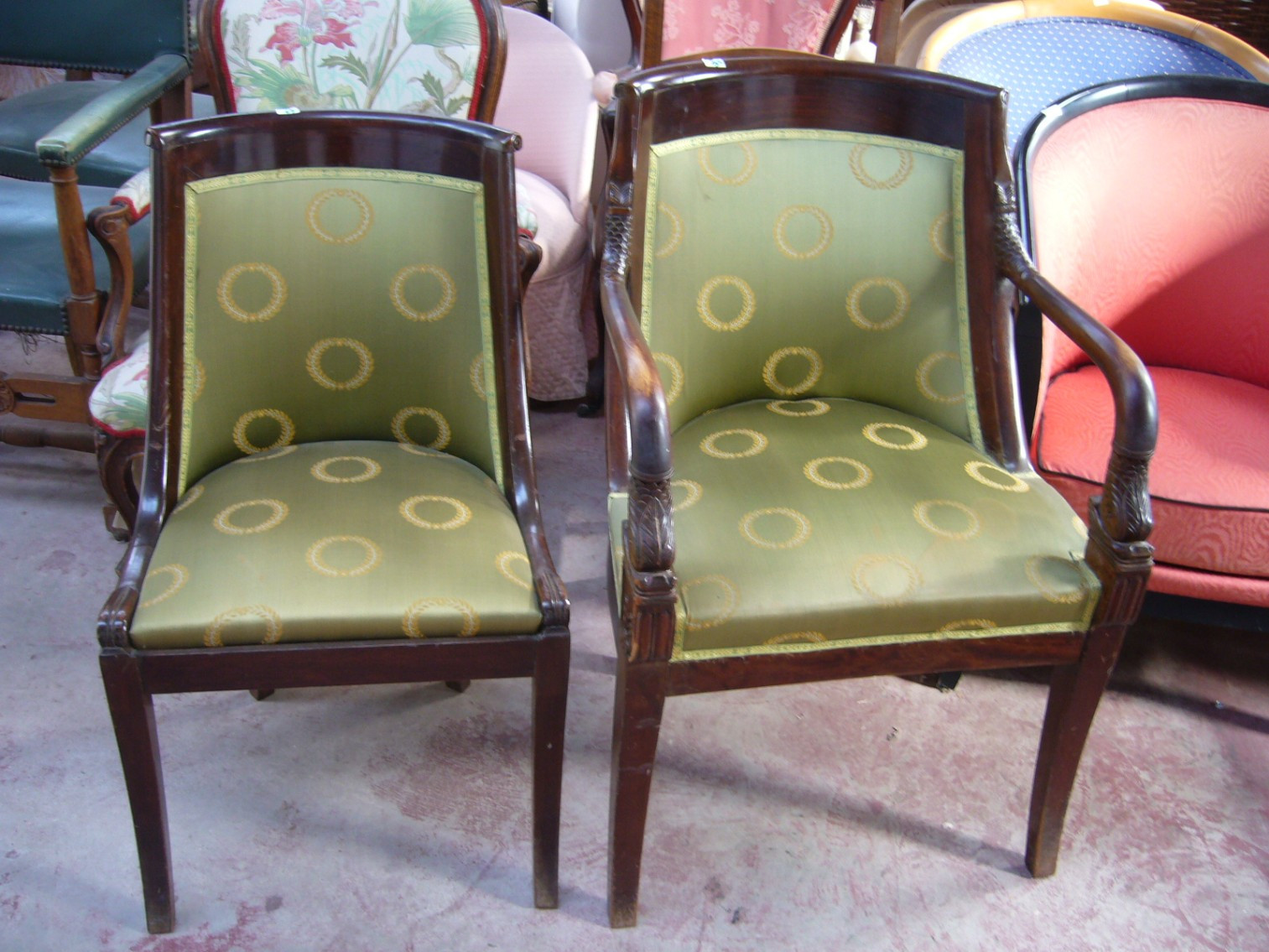 
                                                Meuble
                                                 Fauteuil et chaise en acajou, promotion