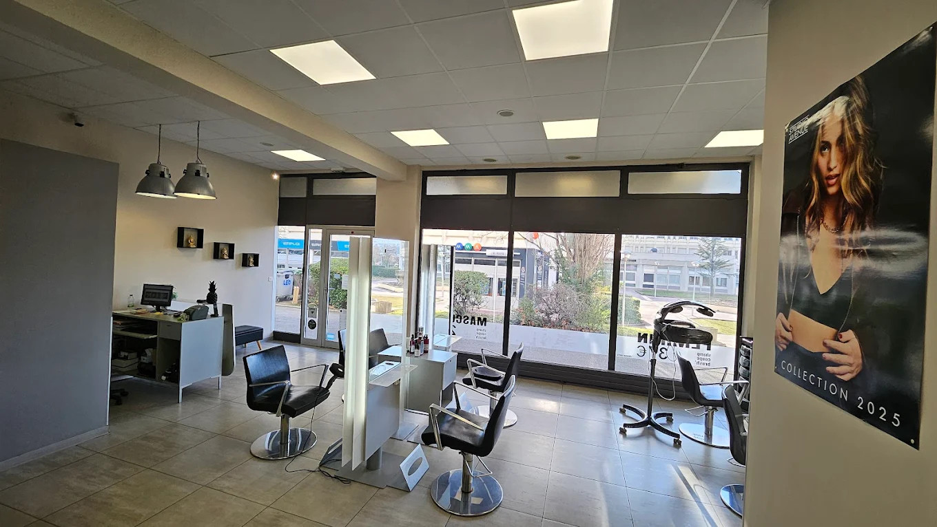 
                                                Vente
                                                 Salon de Coiffure - Aix en Provence