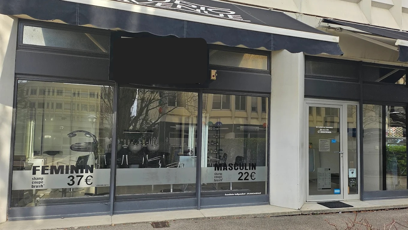 
                                                Vente
                                                 Salon de Coiffure - Aix en Provence