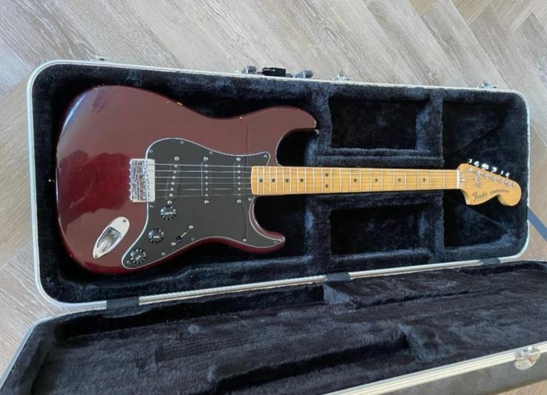 
                                                Instrument de musique
                                                 Fender Stratocaster 1979 Hardtail en Wine Red