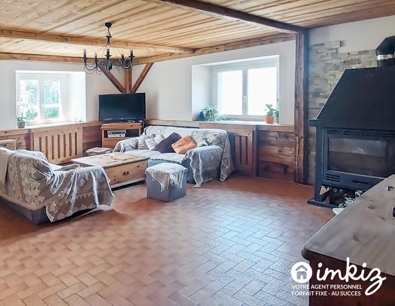 
                                                Vente
                                                 Ferme de 1826 rénovée + Mazot aménagé, 3'800m2