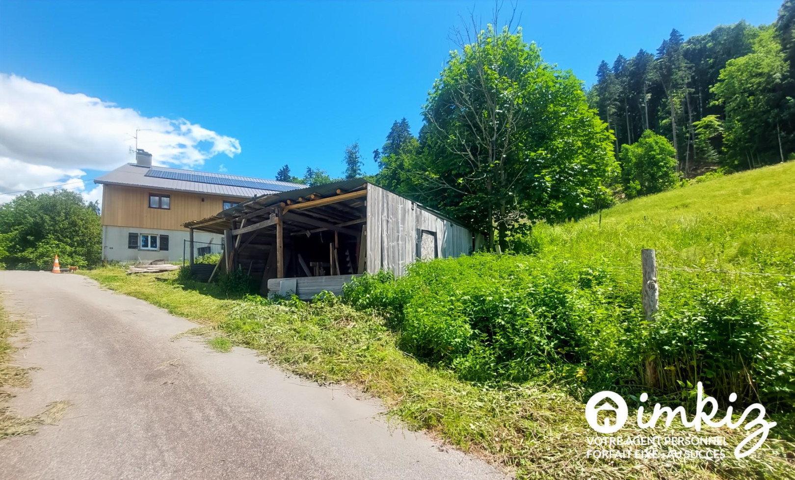 
                                                Vente
                                                 Ferme de 1826 rénovée + Mazot aménagé, 3'800m2