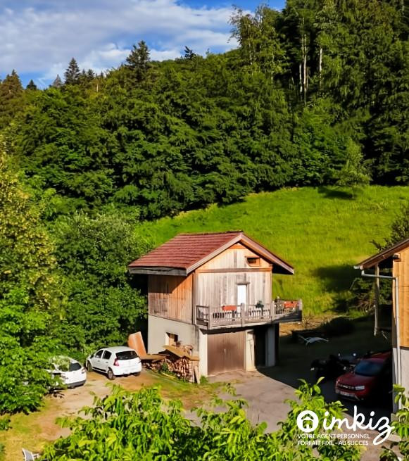 
                                                Vente
                                                 Ferme de 1826 rénovée + Mazot aménagé, 3'800m2