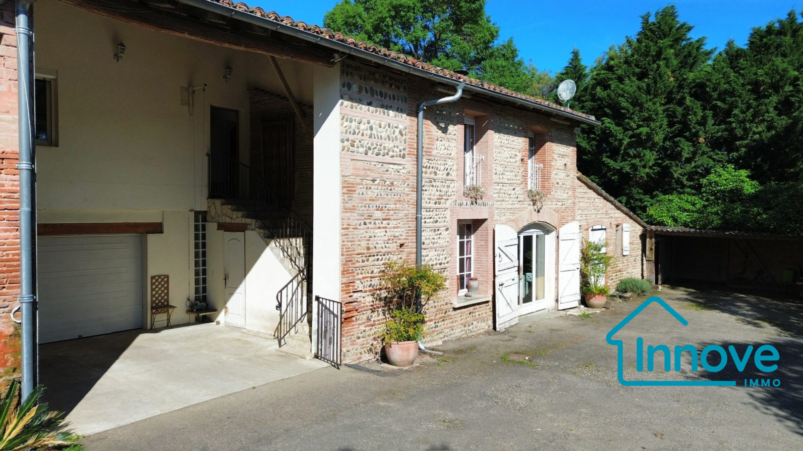 
                                                Vente
                                                 Ferme de style toulousaine à Grenade