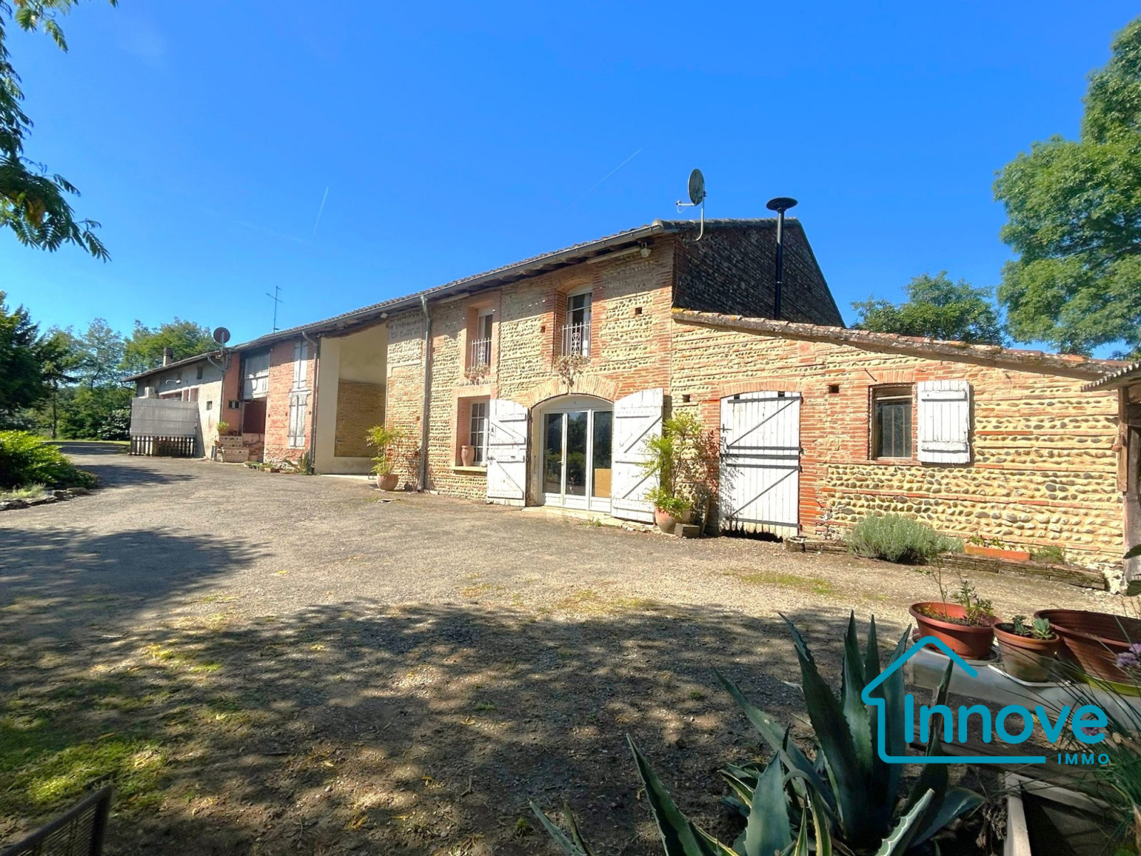 
                                                Vente
                                                 Ferme de style toulousaine à Grenade