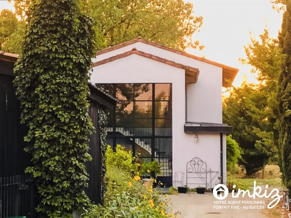 
                                                Vente
                                                 Ferme rénovée 355 m² piscine et dépendances