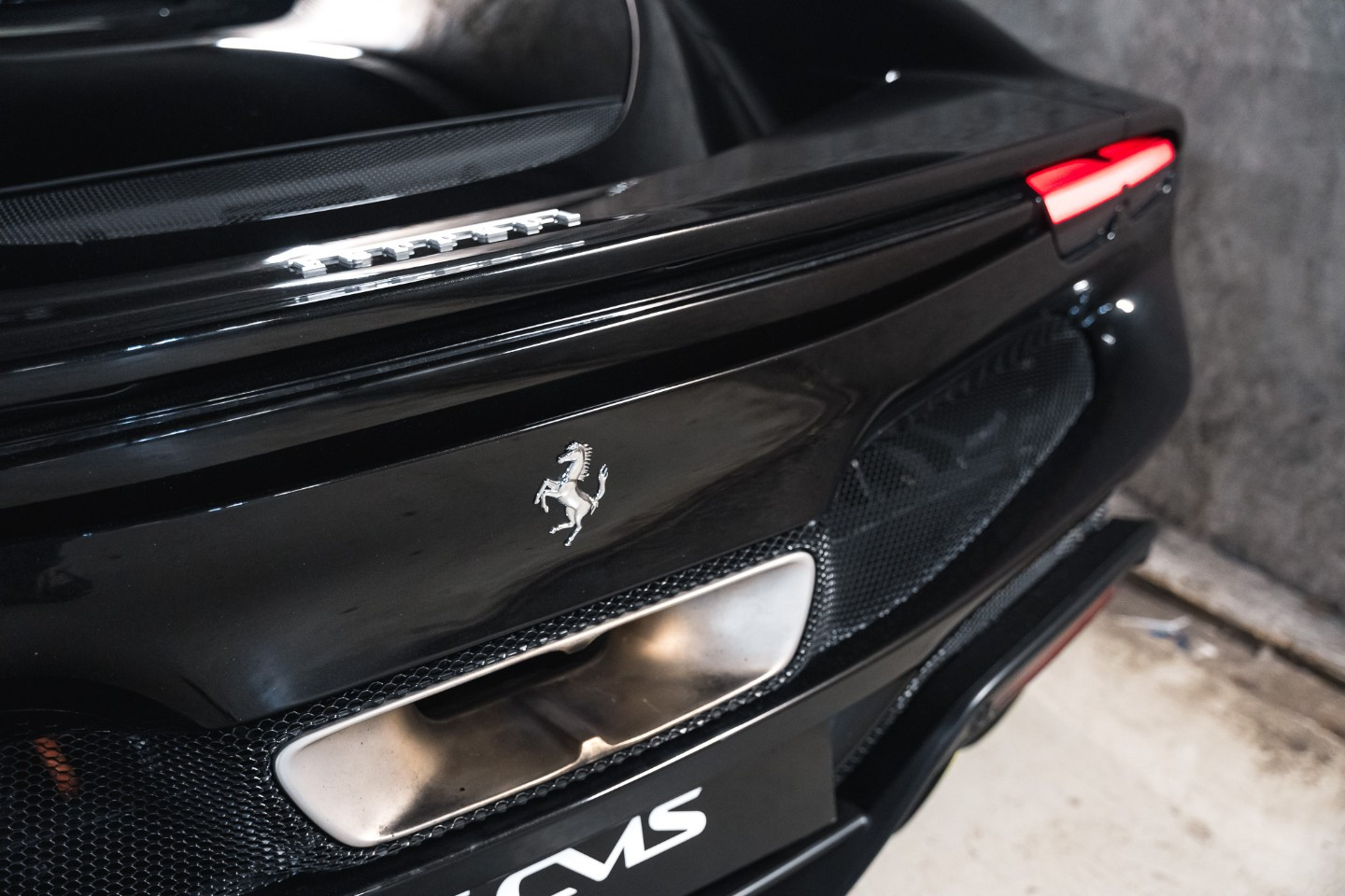 
                                                Voiture
                                                 Ferrari 296 GTB1