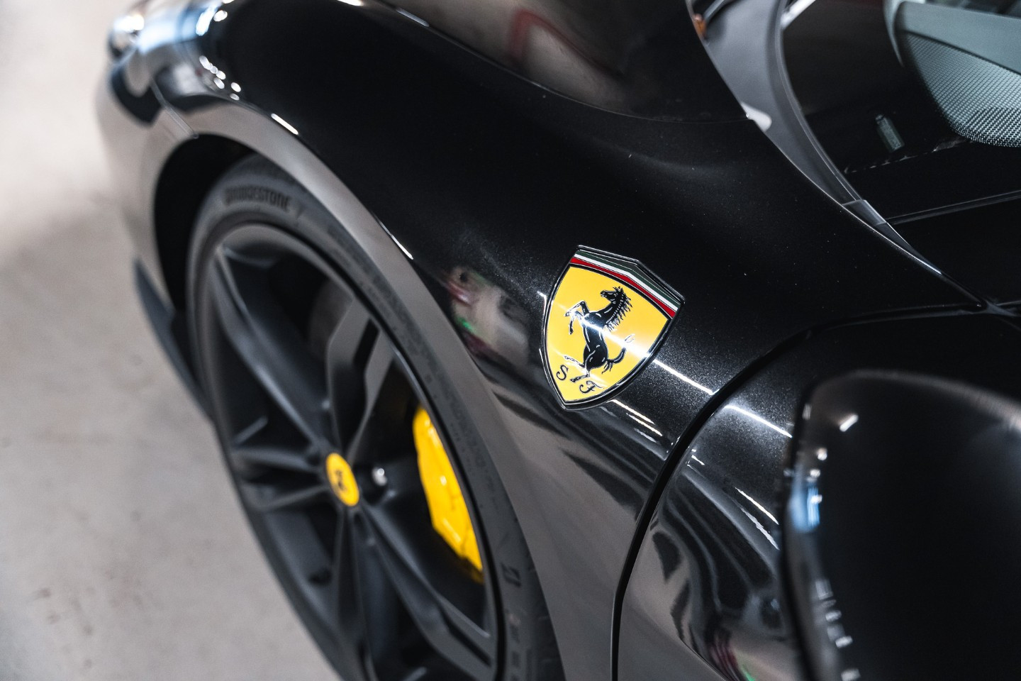 
                                                Voiture
                                                 Ferrari 296 GTB1