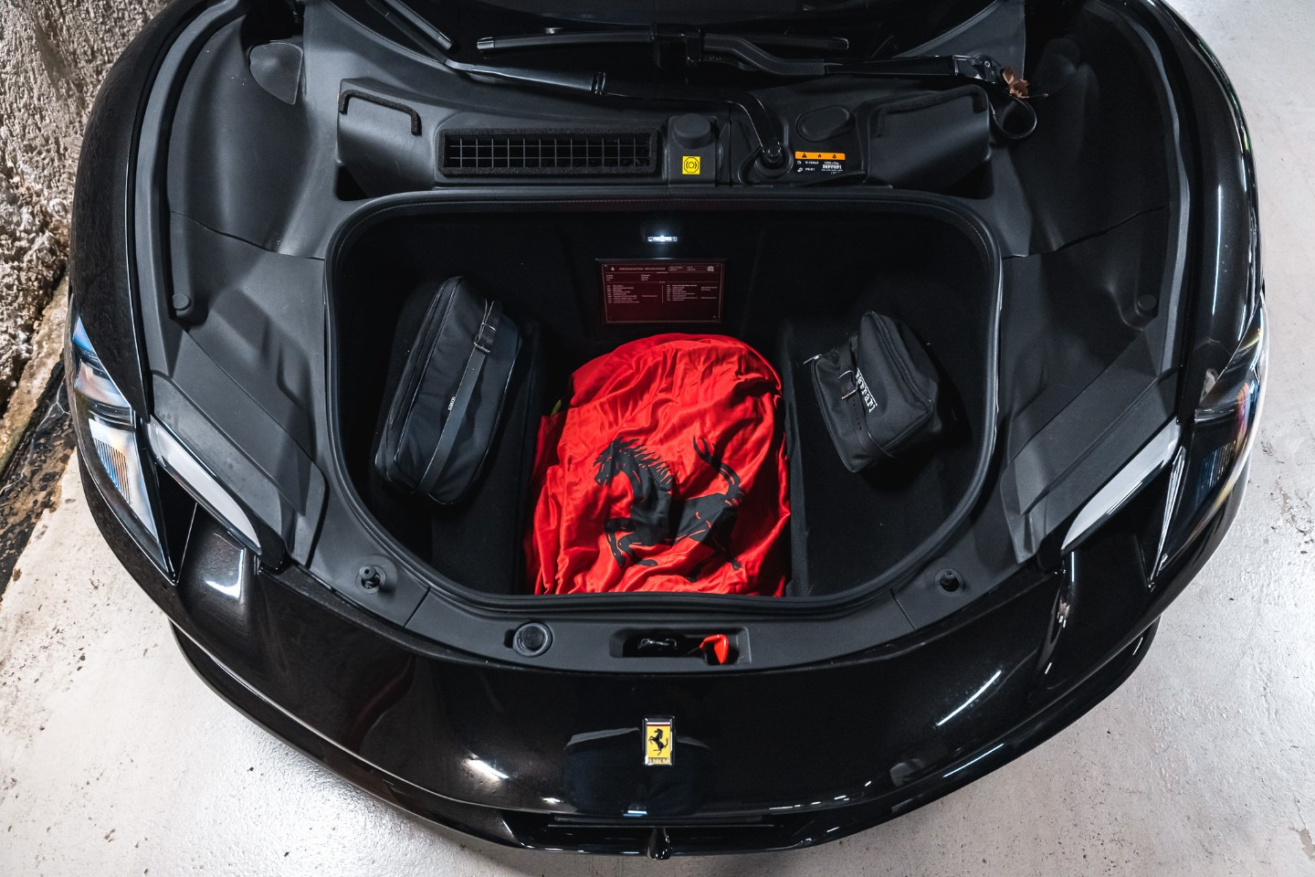 
                                                Voiture
                                                 Ferrari 296 GTB