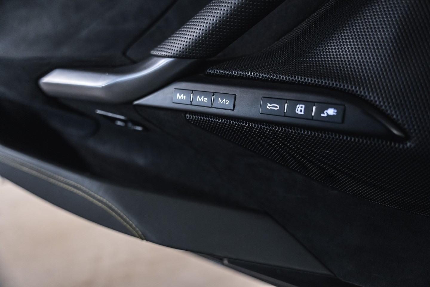 
                                                Voiture
                                                 Ferrari 296 GTB