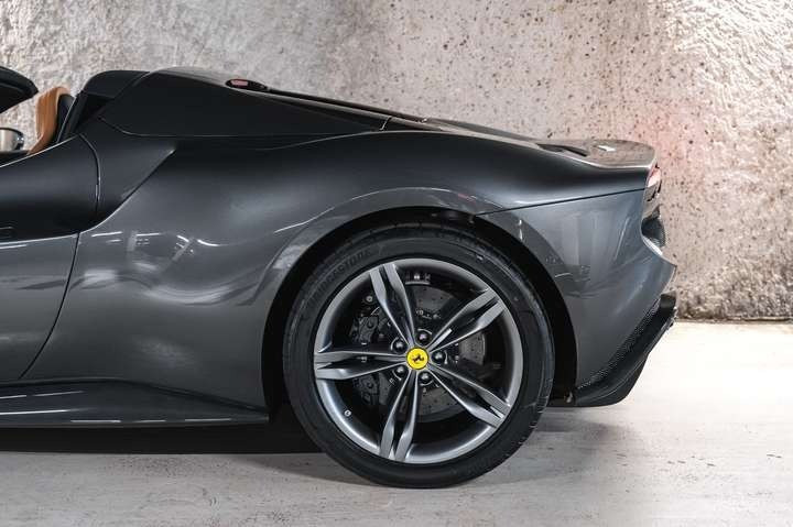 
                                                Voiture
                                                 Ferrari 296 GTS V6 2.9 830