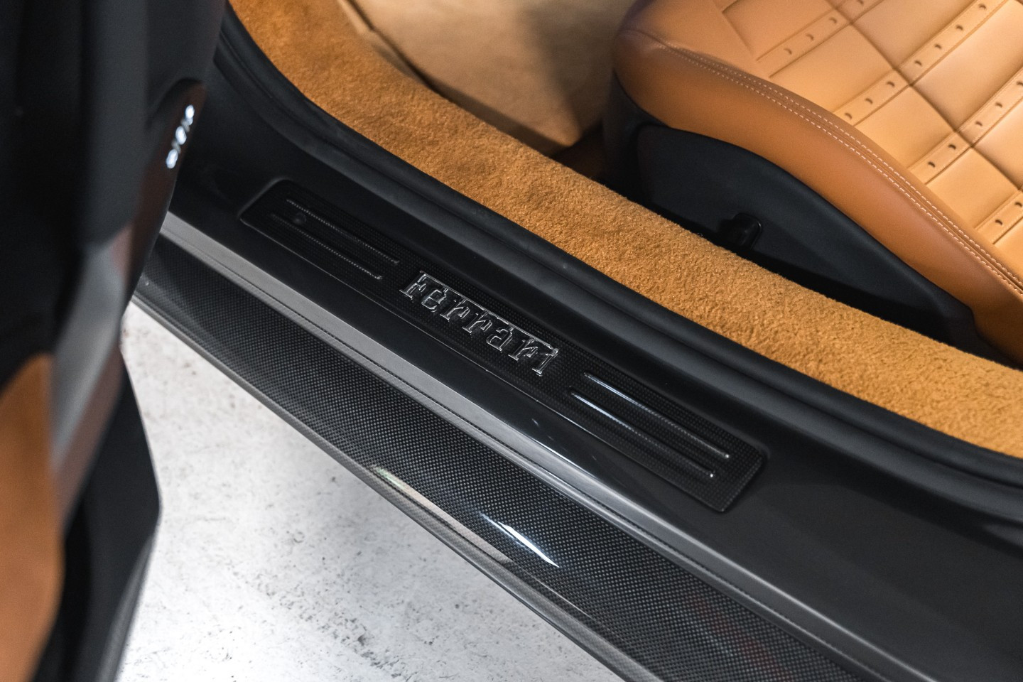
                                                Voiture
                                                 Ferrari 296 GTS V6 3.0 830