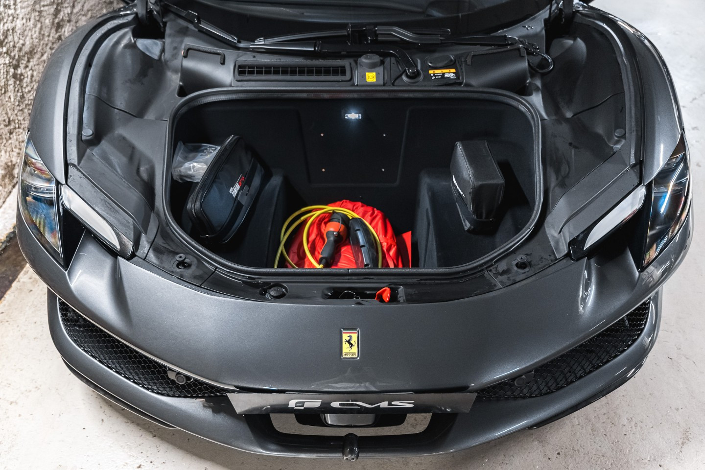 
                                                Voiture
                                                 Ferrari 296 GTS V6 3.0 830