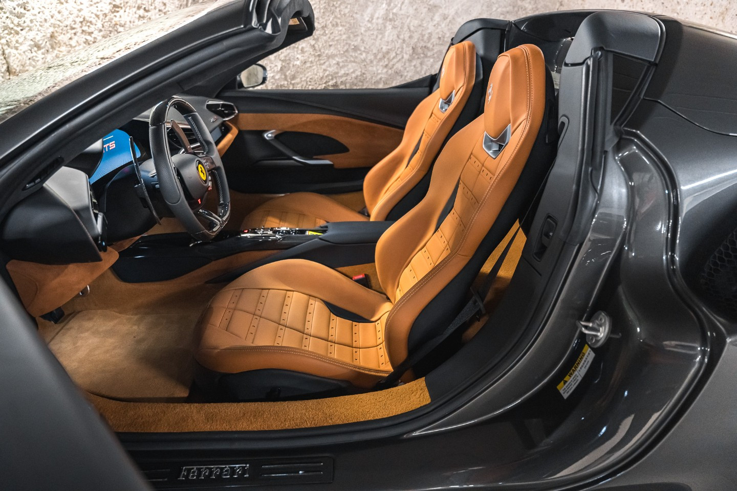 
                                                Voiture
                                                 Ferrari 296 GTS V6 3.0 830