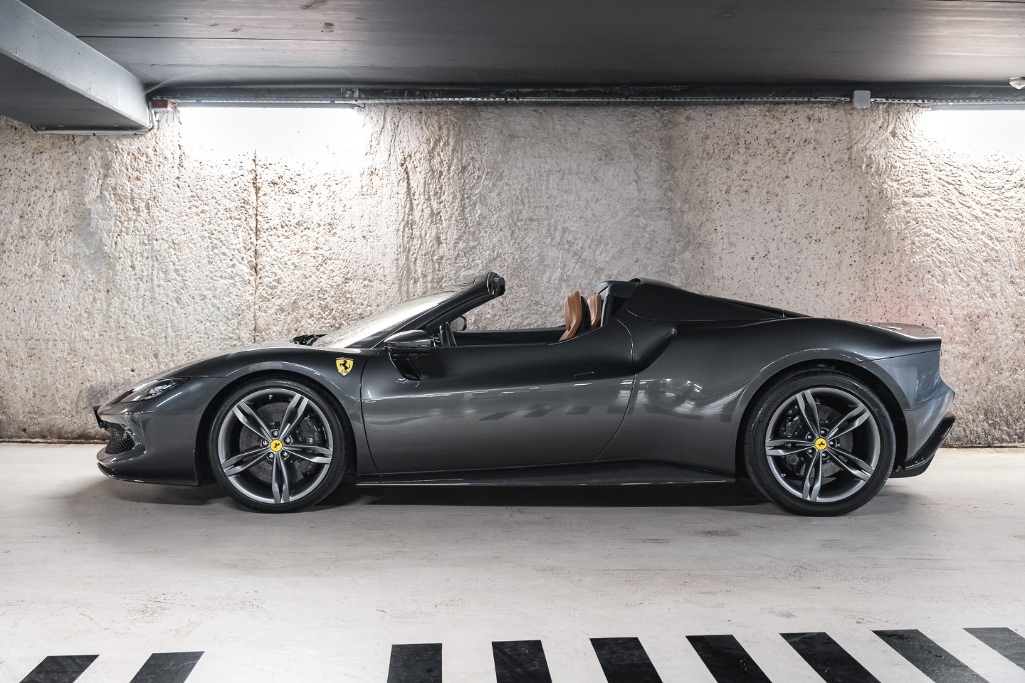
                                                Voiture
                                                 Ferrari 296 GTS V6 3.0 830