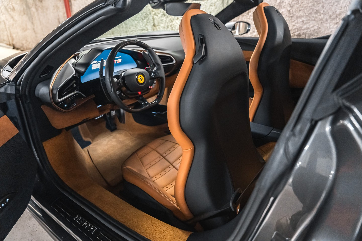 
                                                Voiture
                                                 Ferrari 296 GTS V6 3.0 830