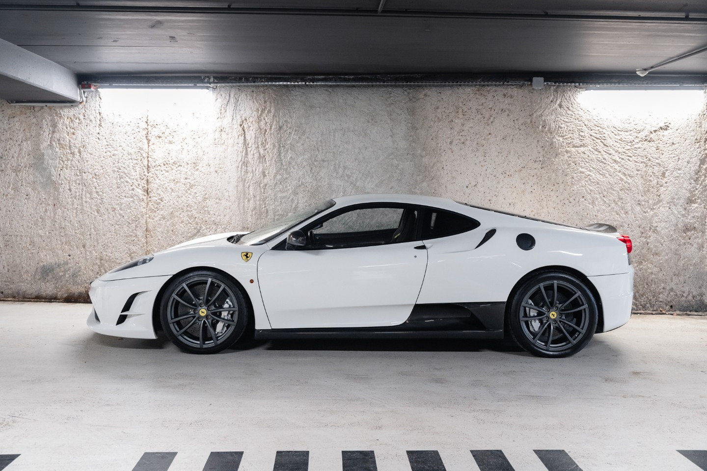 
                                                Voiture
                                                 Ferrari 430 Scuderia V8 4.3 510