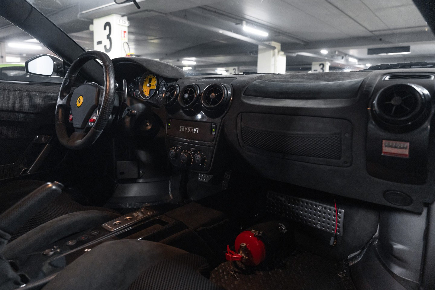 
                                                Voiture
                                                 Ferrari 430 Scuderia V8 4.3 510