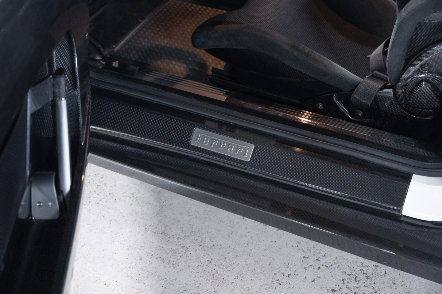 
                                                Voiture
                                                 Ferrari 430 Scuderia V8 4.3 510