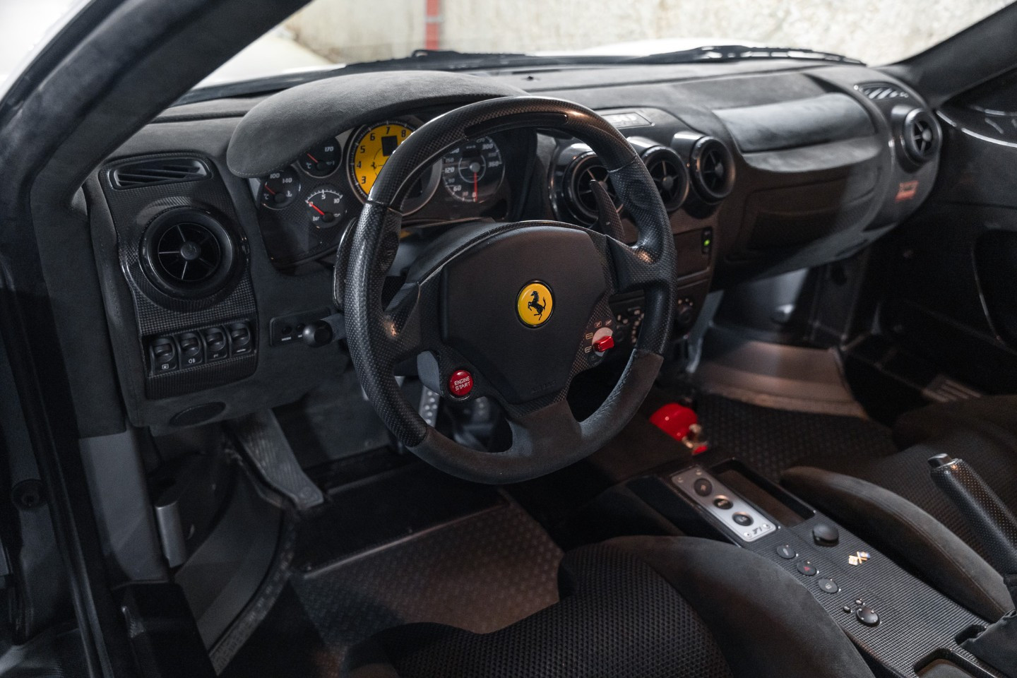 
                                                Voiture
                                                 Ferrari 430 Scuderia V8 4.3 510