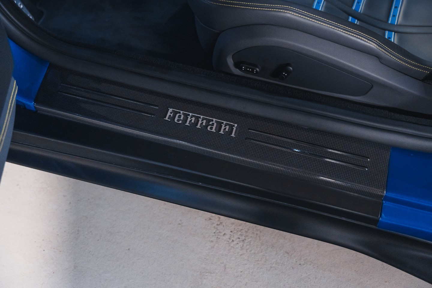 
                                                Voiture
                                                 Ferrari 812 Superfast V12 6.5 800 Finition Atelier