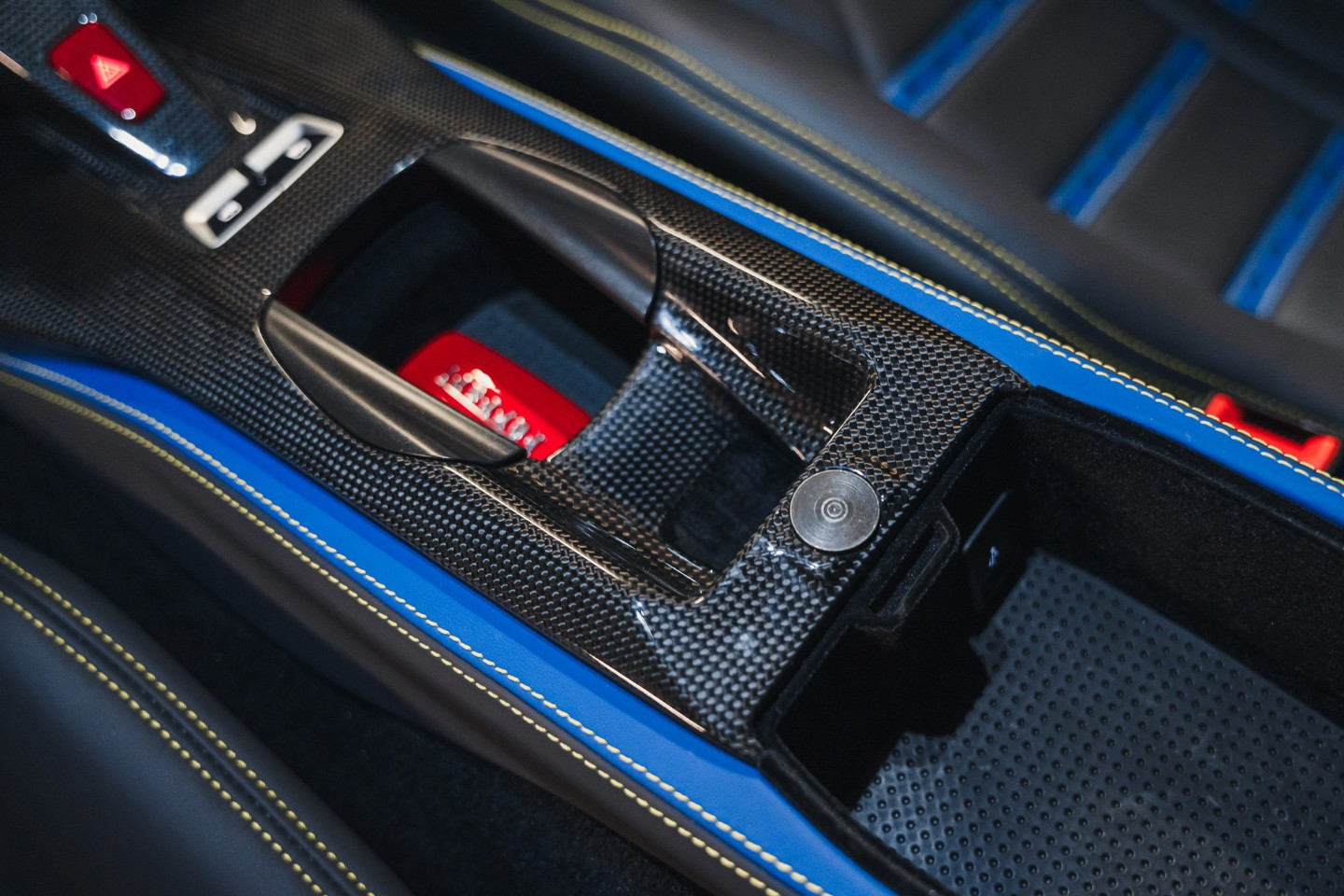 
                                                Voiture
                                                 Ferrari 812 Superfast V12 6.5 800 Finition Atelier