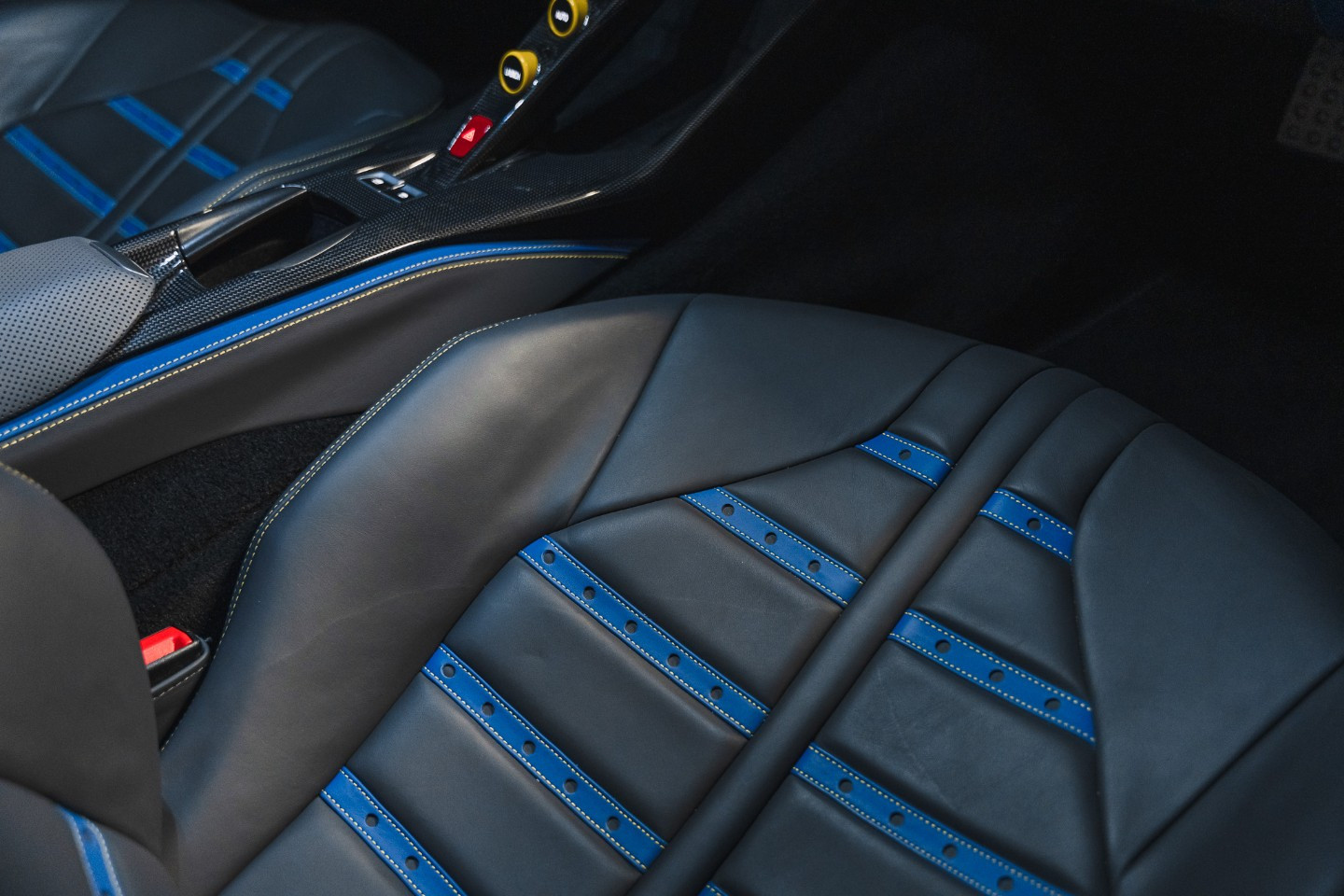 
                                                Voiture
                                                 Ferrari 812 Superfast V12 6.5 800 Finition Atelier