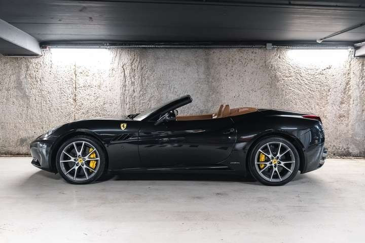 
                                                Voiture
                                                 Ferrari California V8 4.3 490ch
