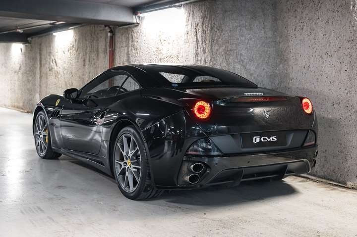 
                                                Voiture
                                                 Ferrari California V8 4.3 490ch