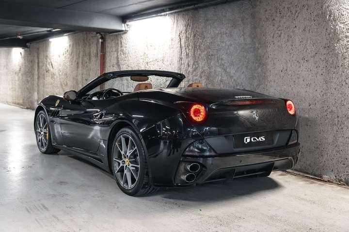 
                                                Voiture
                                                 Ferrari California V8 4.3 490ch