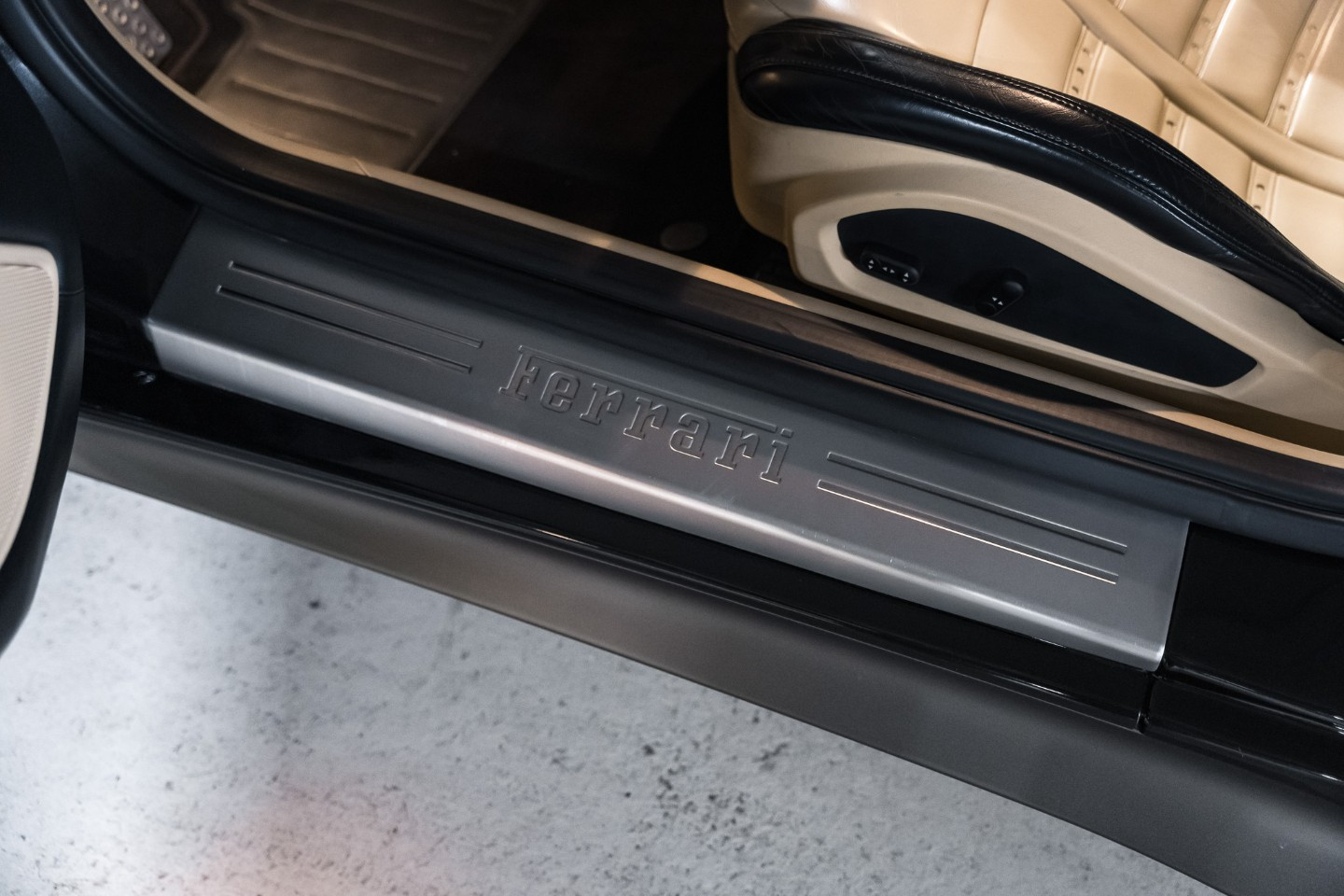 
                                                Voiture
                                                 Ferrari F12 Berlinetta V12 6.0 740