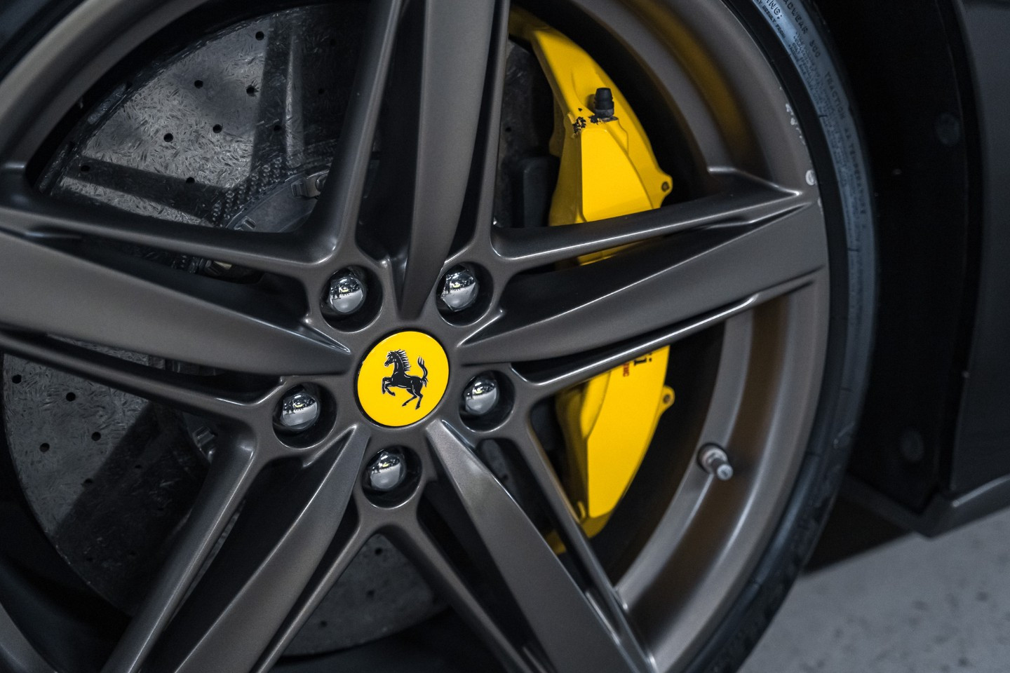 
                                                Voiture
                                                 Ferrari F12 Berlinetta V12 6.0 740