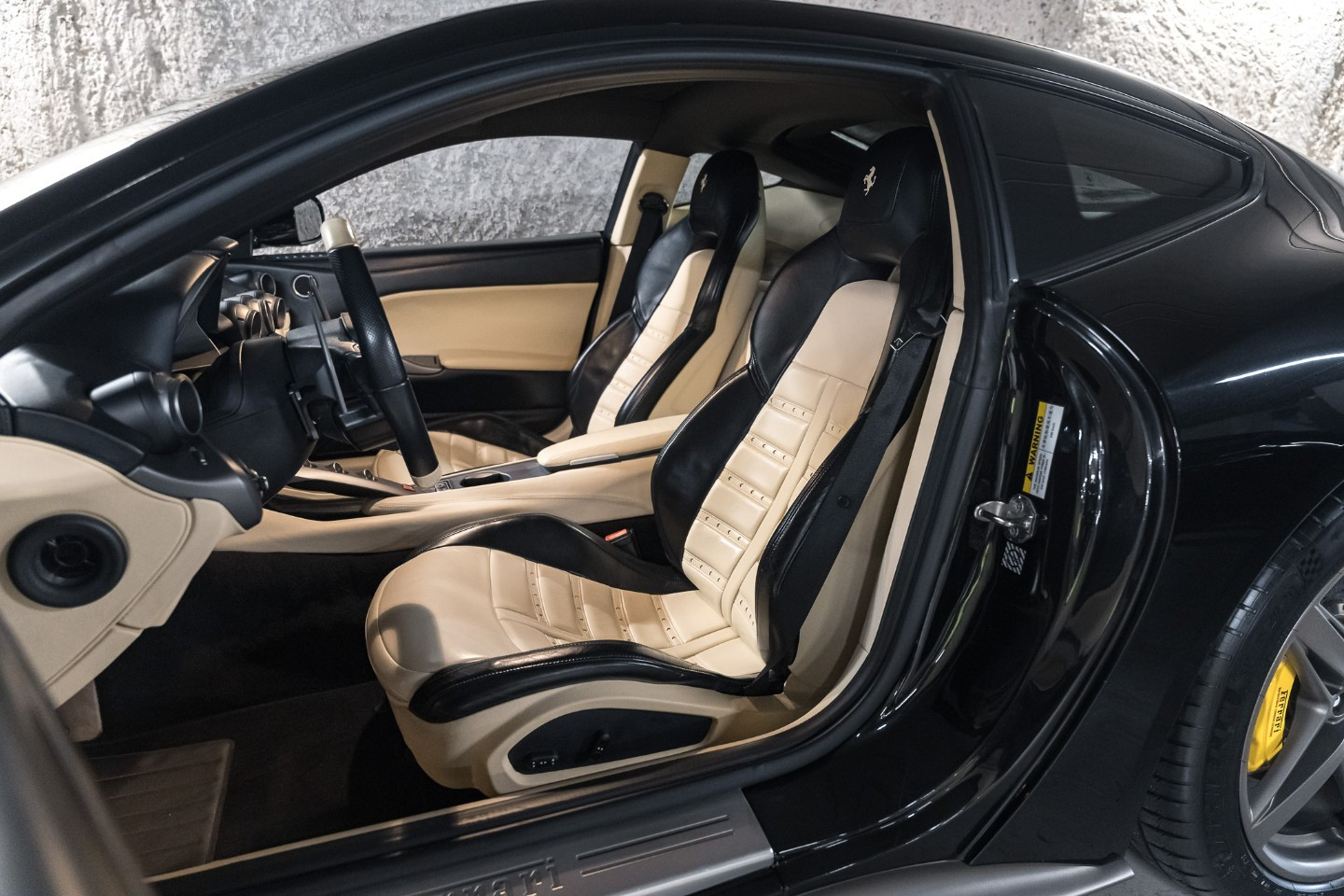 
                                                Voiture
                                                 Ferrari F12 Berlinetta V12 6.0 740