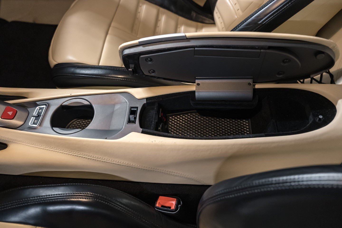 
                                                Voiture
                                                 Ferrari F12 Berlinetta V12 6.0 740