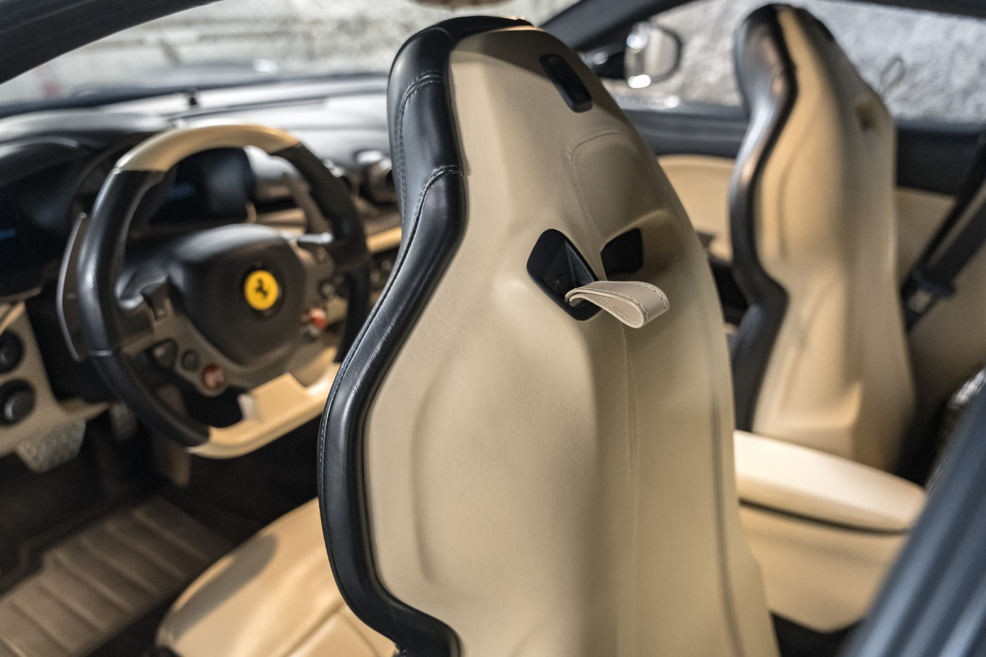 
                                                Voiture
                                                 Ferrari F12 Berlinetta V12 6.0 740