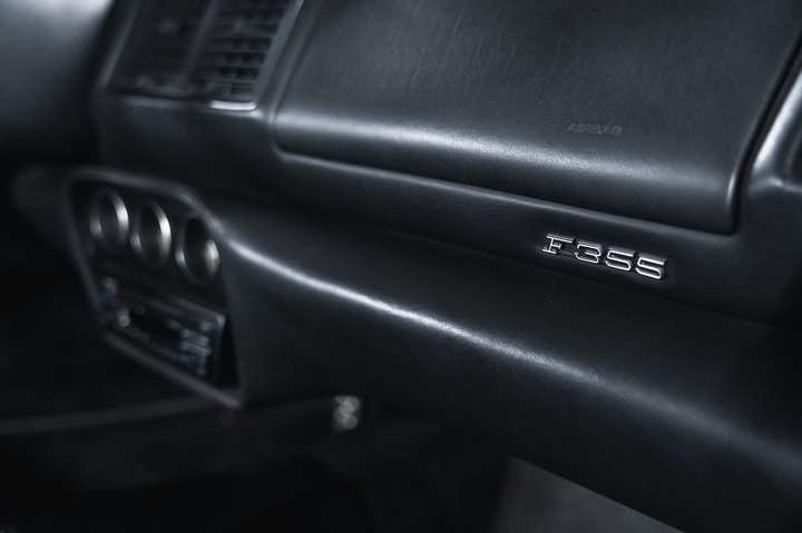 
                                                Voiture
                                                 Ferrari F355 3.5i Spider