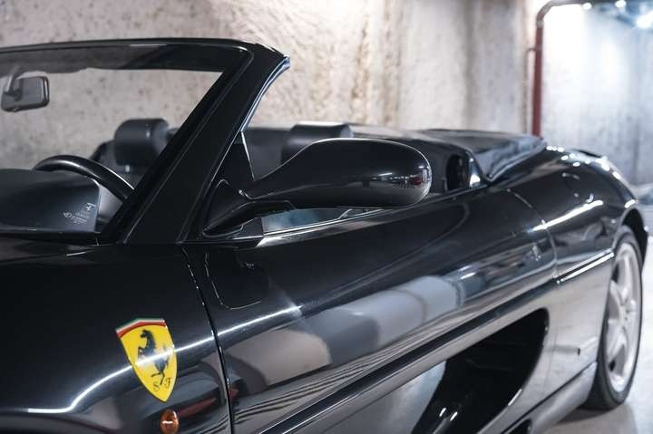 
                                                Voiture
                                                 Ferrari F355 3.5i Spider