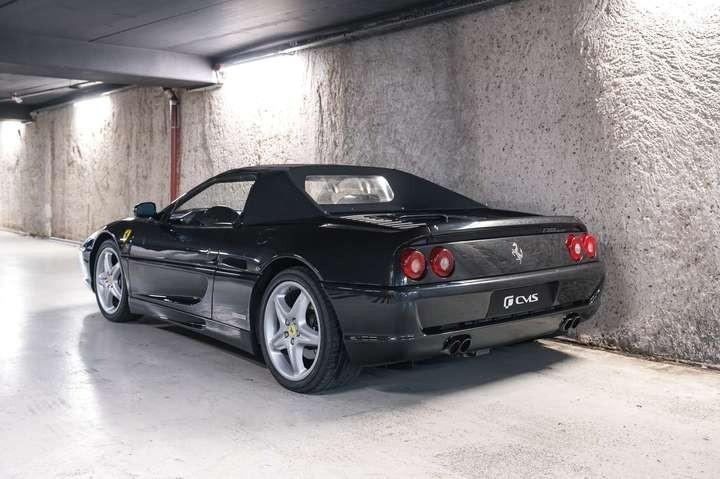 
                                                Voiture
                                                 Ferrari F355 3.5i Spider