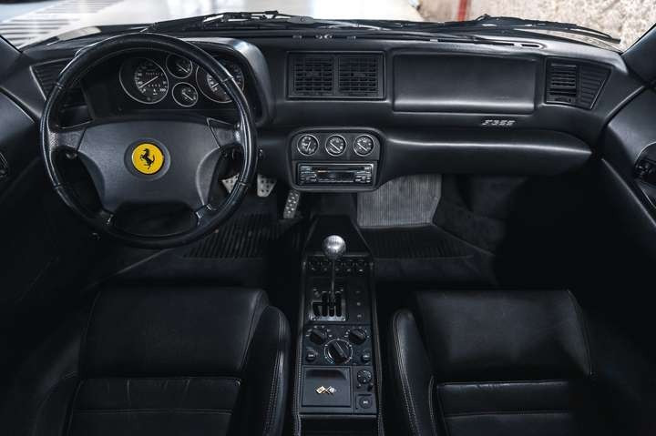 
                                                Voiture
                                                 Ferrari F355 3.5i Spider