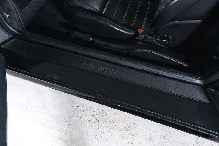 
                                                Voiture
                                                 Ferrari F355 3.5i Spider