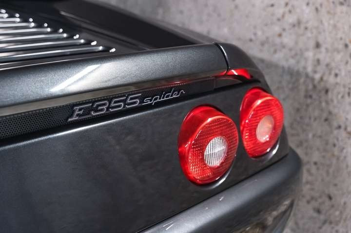 
                                                Voiture
                                                 Ferrari F355 3.5i Spider