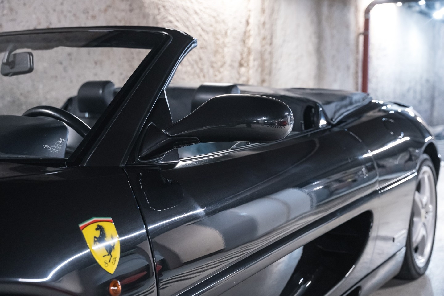 
                                                Voiture
                                                 Ferrari F355 Spider V8 3.5 380
