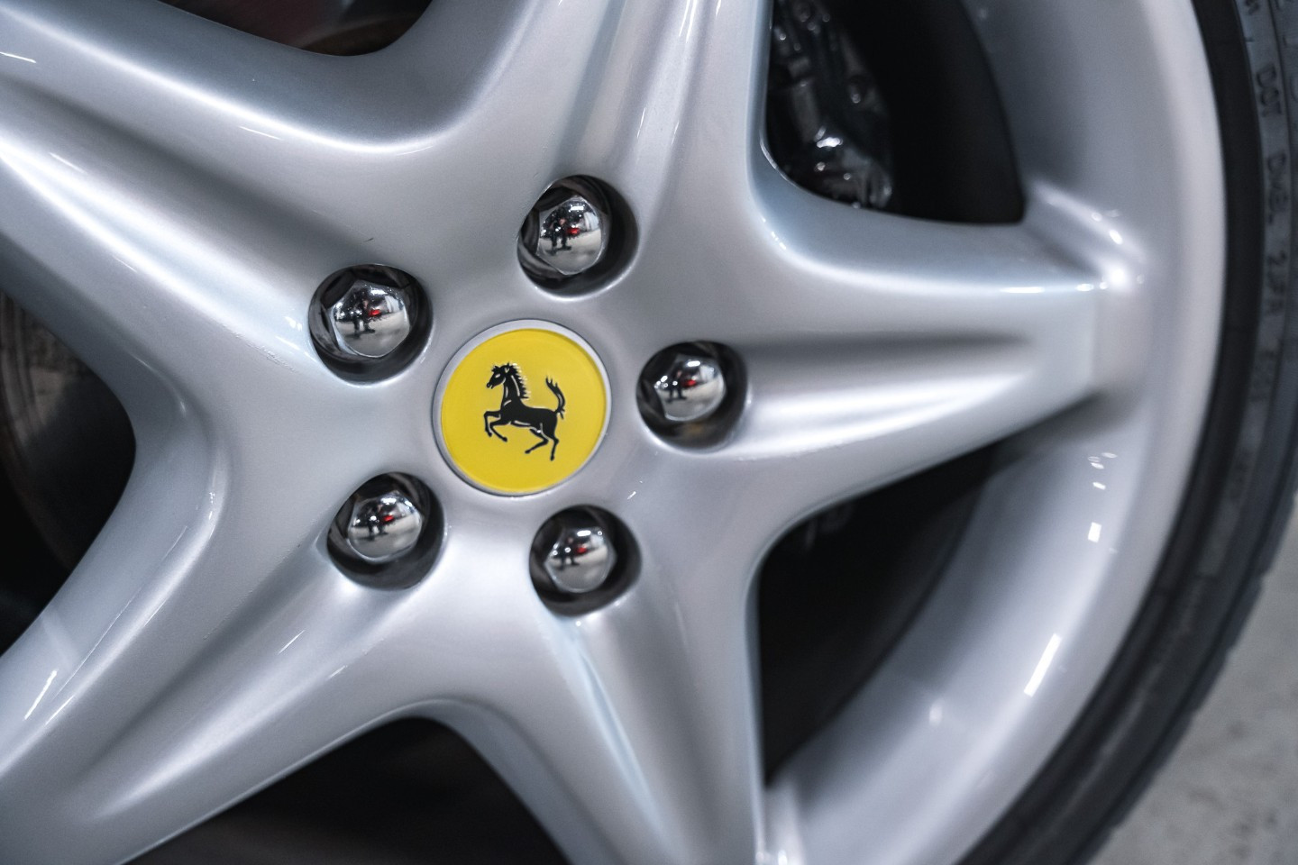 
                                                Voiture
                                                 Ferrari F355 Spider V8 3.5 380