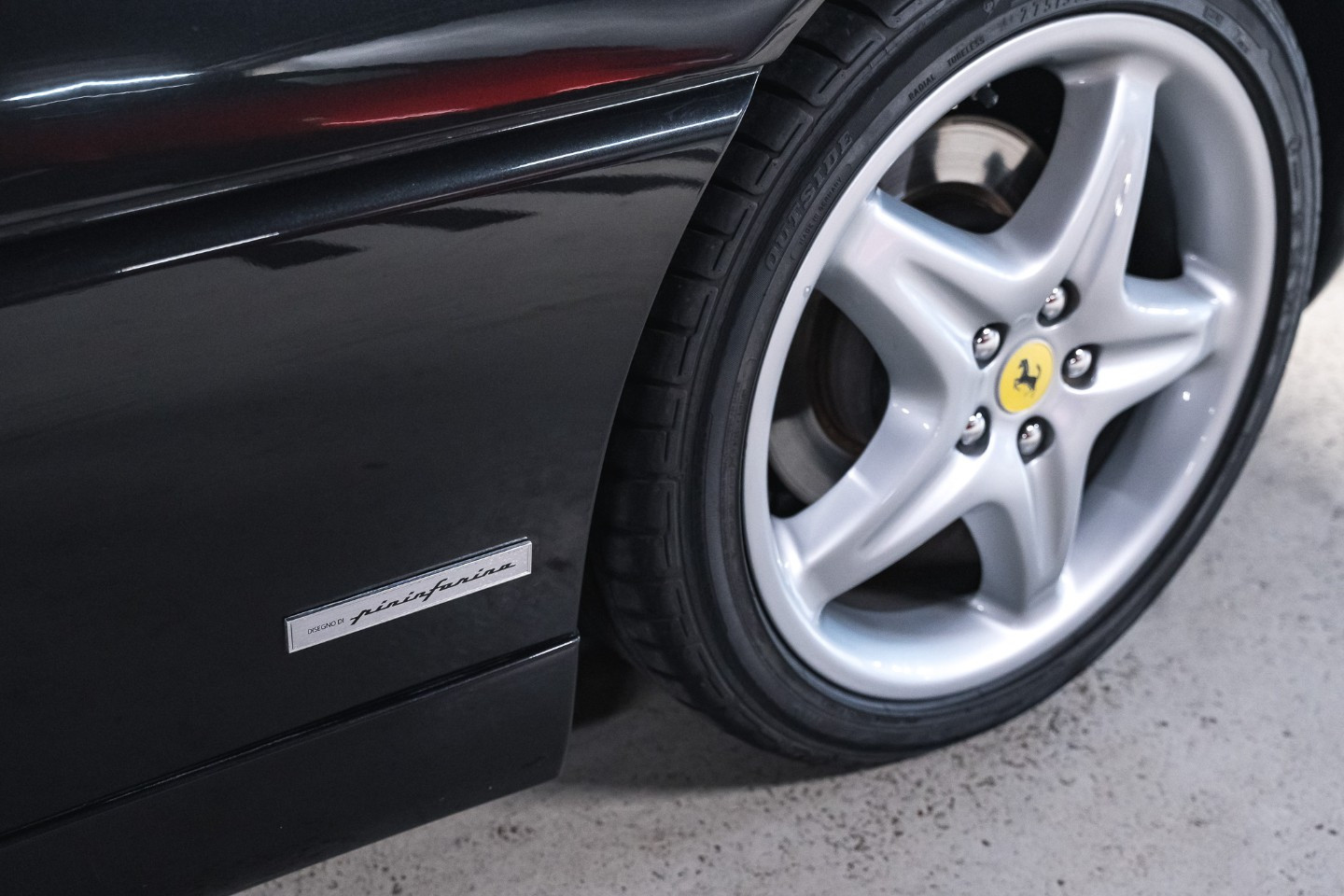 
                                                Voiture
                                                 Ferrari F355 Spider V8 3.5 380