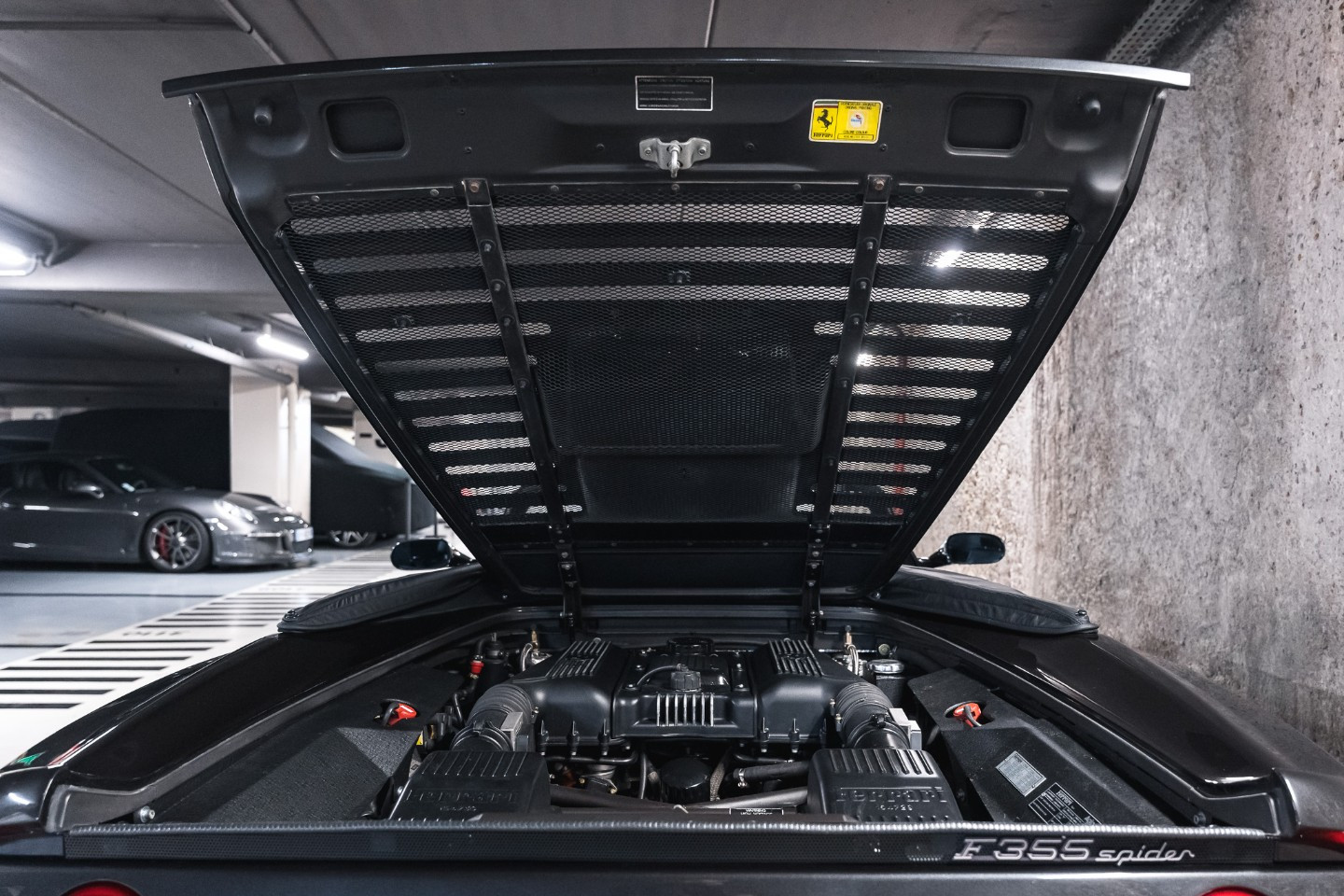 
                                                Voiture
                                                 Ferrari F355 Spider V8 3.5 380