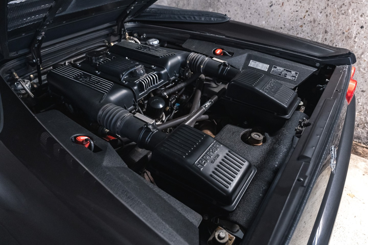 
                                                Voiture
                                                 Ferrari F355 Spider V8 3.5 380