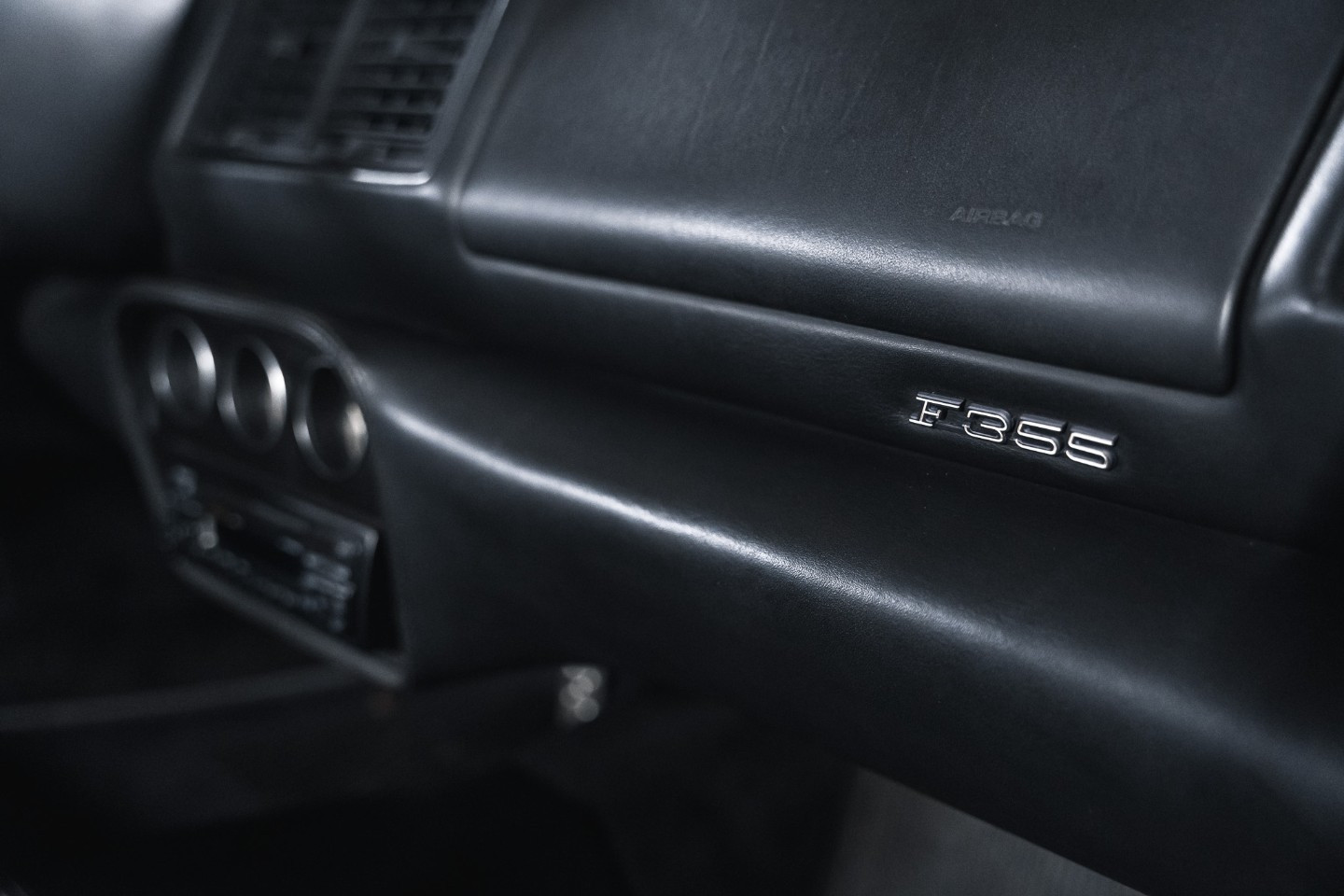 
                                                Voiture
                                                 Ferrari F355 Spider V8 3.5 380
